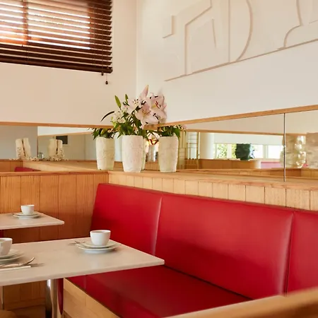 加州酒店 2* 勒拉旺杜