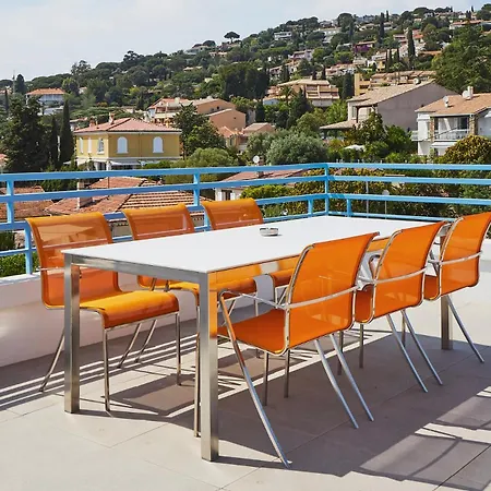 California Hotel 2*