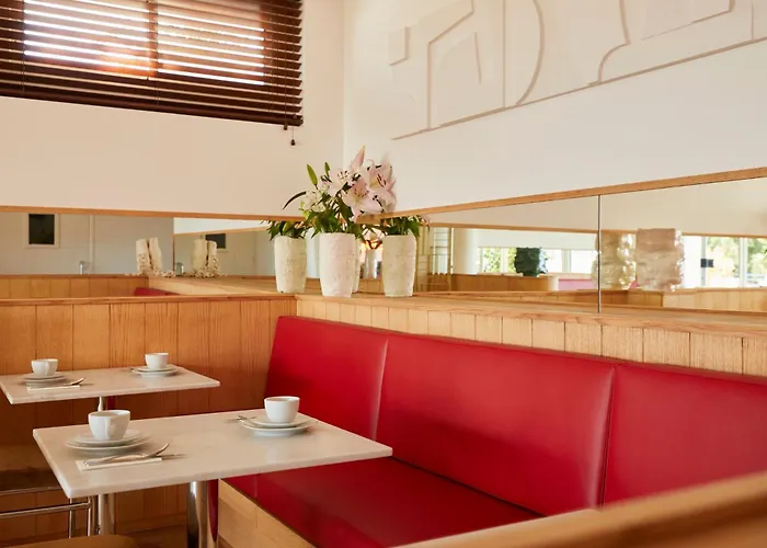 加州酒店 2* 勒拉旺杜